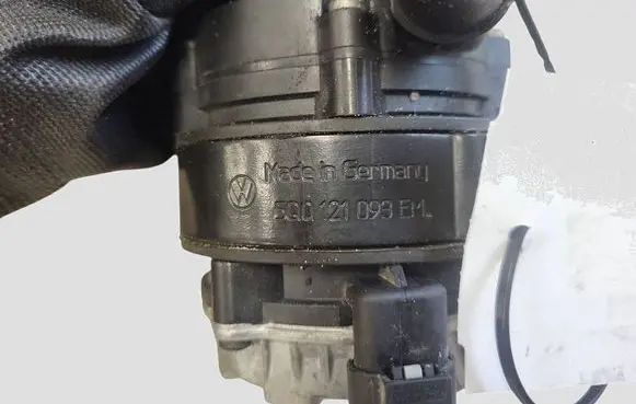 Audi A3 S3 8V Electric auxiliary coolant/water pump 04L965567 5Q0121093 0392024003