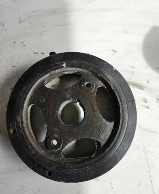 Toyota Auris 150 Crankshaft pulley 134080R011