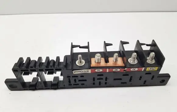 Volkswagen PASSAT B5.5 Fuse box set 8L0941822A nr7722