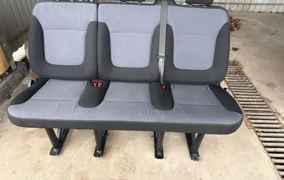 Opel Vivaro Second row seats 