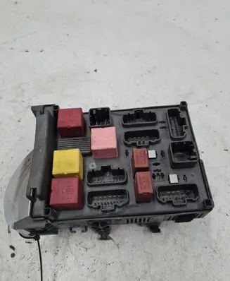Renault Espace - Grand espace IV Fuse module 518832118