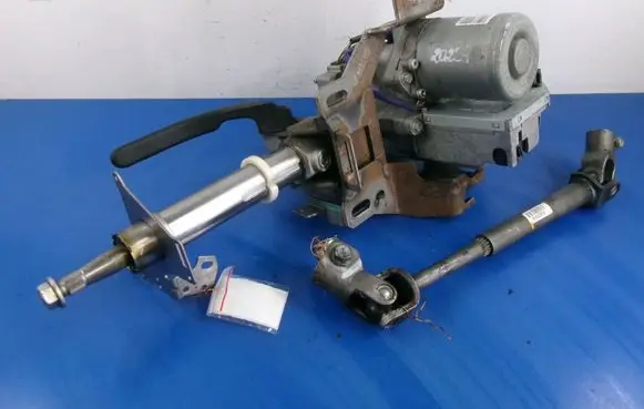 Nissan Qashqai Steering wheel axle
