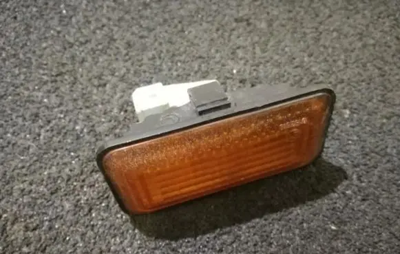 Volkswagen Golf III Front fender indicator light 1H0949117A
