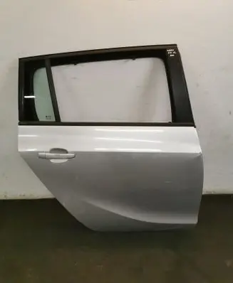 Opel Zafira C Rear door