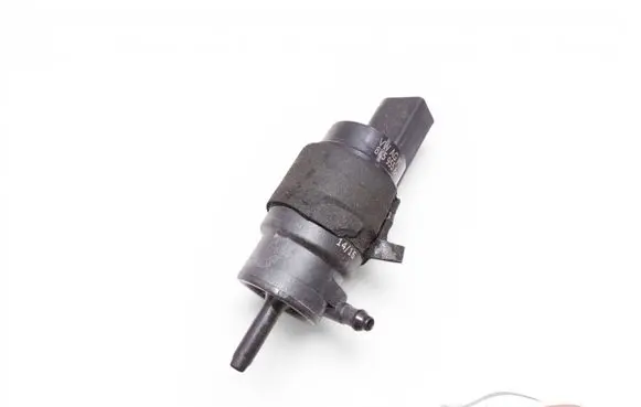 Audi A6 S6 C7 4G Windscreen/windshield washer pump 8K5955647