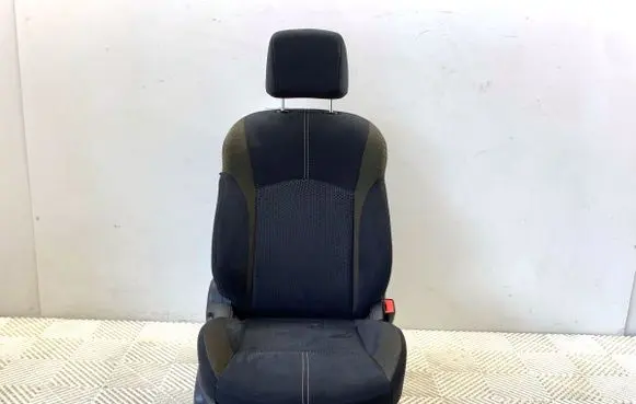 Nissan Juke I F15 Front passenger seat 