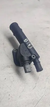 Audi A4 S4 B7 8E 8H Engine coolant pipe/hose 038121132G