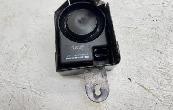 Skoda Octavia Mk2 (1Z) Alarm system siren 1K0951605C 1Z0951227C