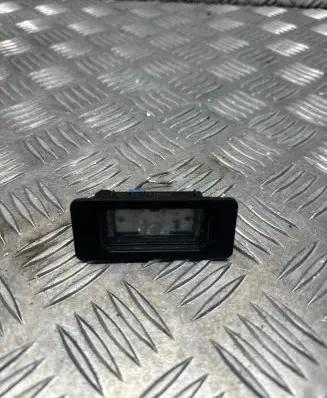 BMW 5 G30 G31 Number plate light 7410302