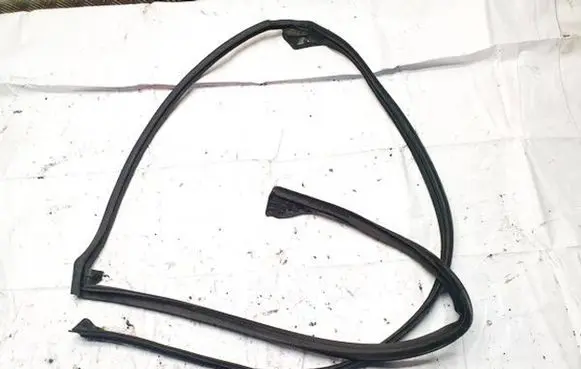 Jaguar XJ X351 Rubber seal front coupe door 351mz03l1 351m-z03l1
