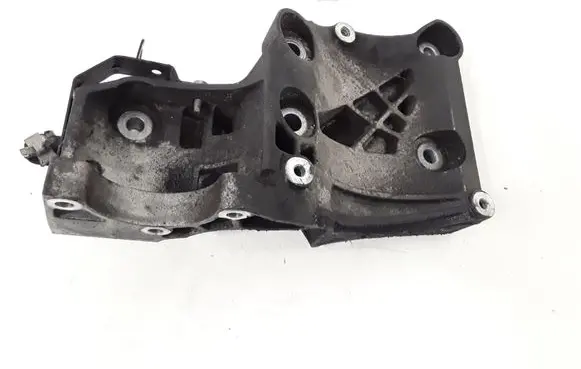 Opel Insignia A A/C compressor mount bracket 55562863