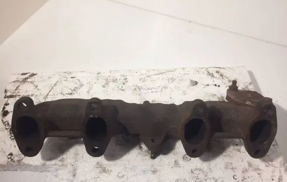 Volkswagen Golf III Exhaust manifold 028253023Q