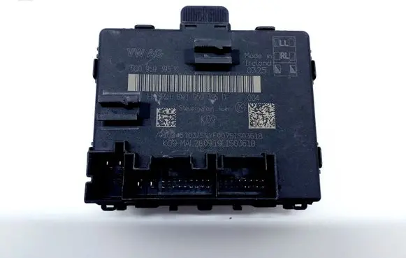 Volkswagen PASSAT B8 Door control unit/module 5Q0959395K 5Q0959395D