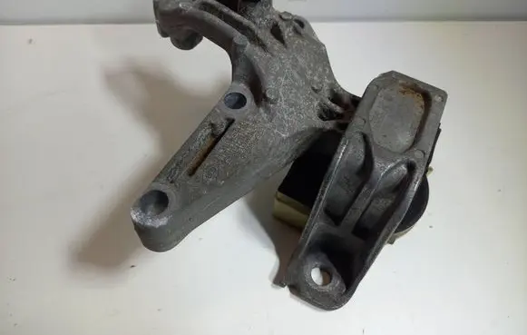Renault Megane III Engine mount vacuum valve 112843504R