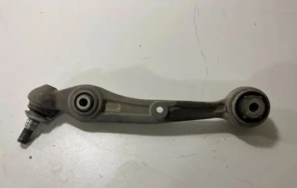 BMW X7 G07 Front lower control arm/wishbone 6878082 8866772