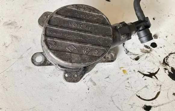 Renault Master II Vacuum pump 8200797164