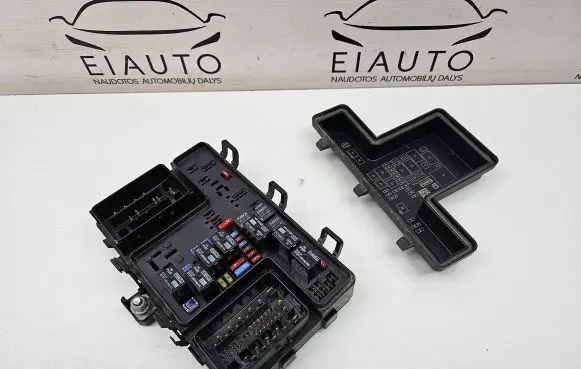Ford Fusion II Fuse module DG9T14A075AA