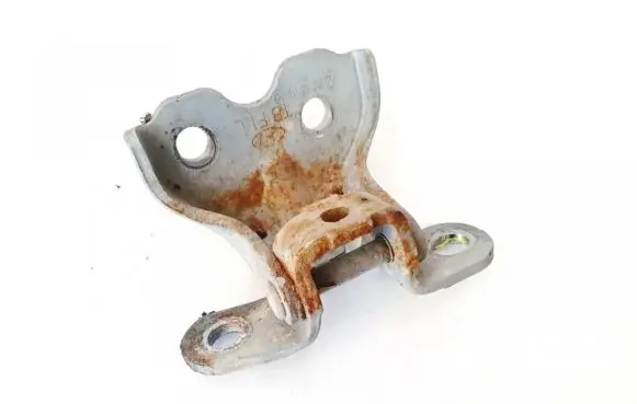Hyundai Getz Front door upper hinge