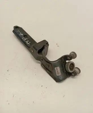Volkswagen Transporter - Caravelle T5 Sliding door middle roller runner 7H0843336C