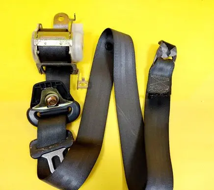 Hyundai Trajet Third row seat belt 045257
