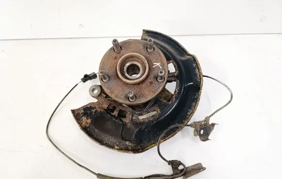 Toyota Prius+ (ZVW40) Front wheel hub