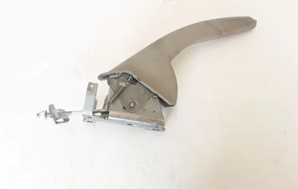 Handbrake/parking brake lever assembly