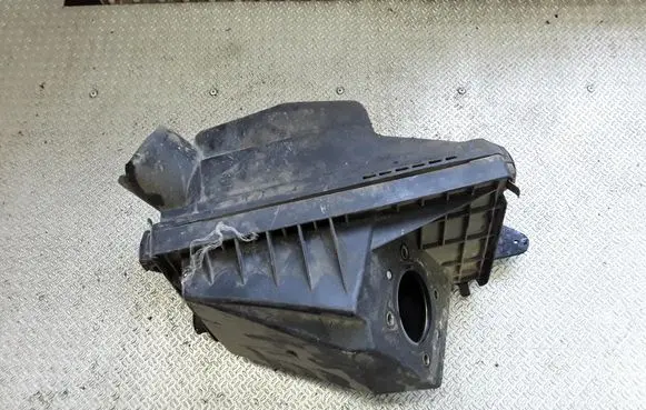 Nissan X-Trail T30 Air filter box BN300AU600