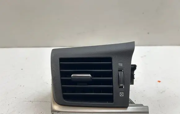 Lexus CT 200H Dashboard side air vent grill/cover trim 5565076010