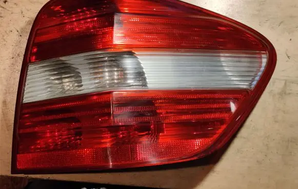 Mercedes-Benz ML W164 Rear/tail lights 404102R 404122R 404182R