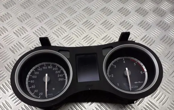 Alfa Romeo 159 Tachometer 0156079251