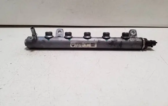 Mercedes-Benz Vito Viano W447 Fuel main line pipe 8201044829 175216420R 0281006186