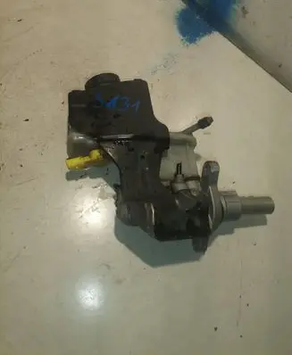 Brake fluid reservoir
