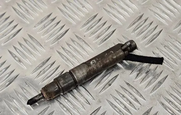 Audi A4 S4 B5 8D Fuel injector 028130201G