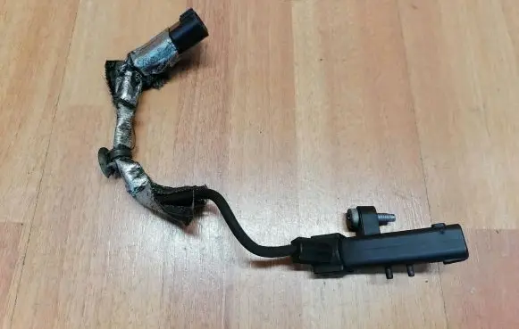 Jaguar XF X250 Crankshaft position sensor 9X2Q6C315AC C2D16630 9X2Q6C315AB