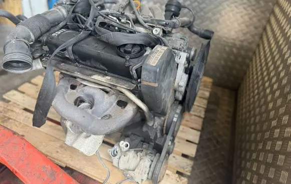 Volkswagen PASSAT B5.5 Engine AZM AZW878616