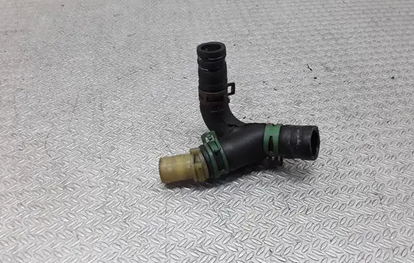 Nissan Qashqai+2 Engine coolant pipe/hose