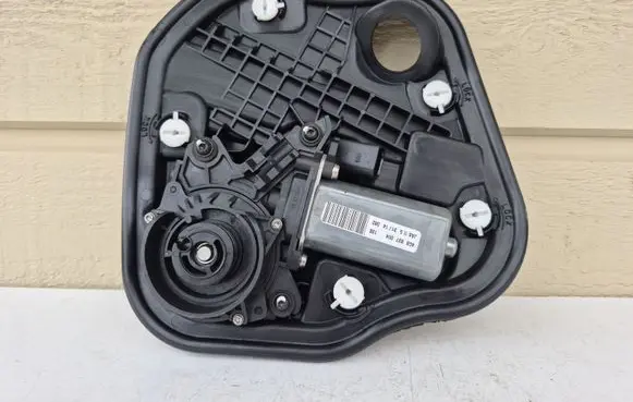Audi A7 S7 4G Front door soft close latching motor 4G8837004