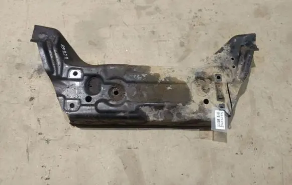Volkswagen Polo IV 9N3 Front subframe