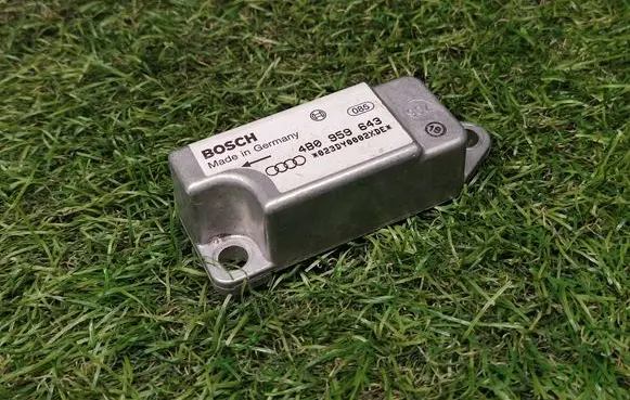 Audi A6 S6 C5 4B Airbag deployment crash/impact sensor 4B0959643