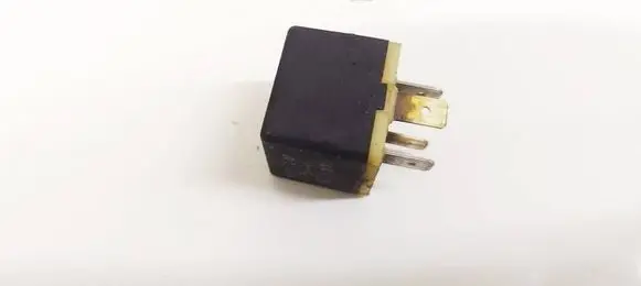 Audi A4 S4 B5 8D Other relay 431951253H