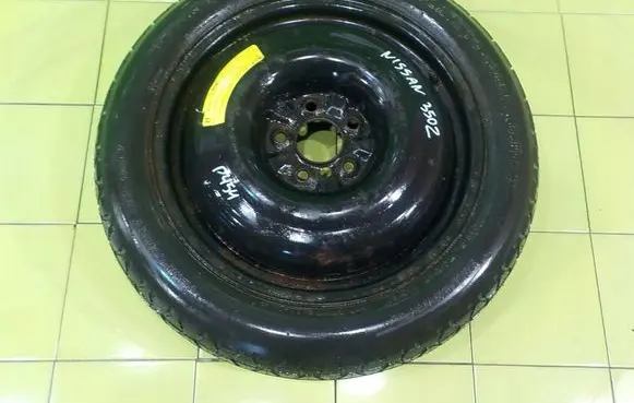 Nissan 350Z R17 spare wheel