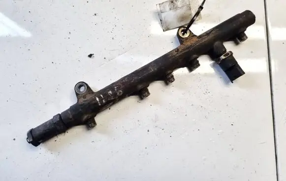 Fuel main line pipe