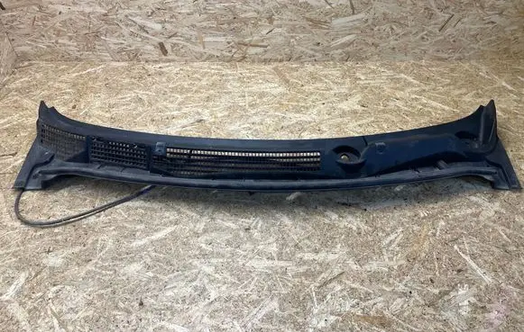 Nissan Qashqai Windshield trim 66862JD900