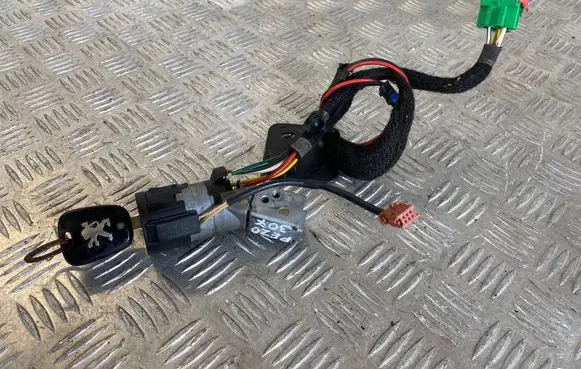 Peugeot 307 Ignition lock 9648445180