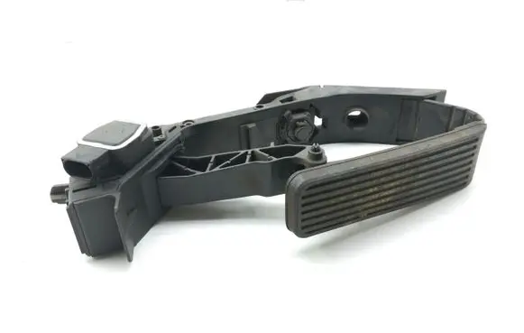 Mercedes-Benz CLK A209 C209 Accelerator throttle pedal A2033010001 1293010382 A2033000704