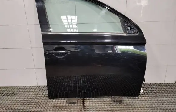 Mitsubishi Outlander Front door