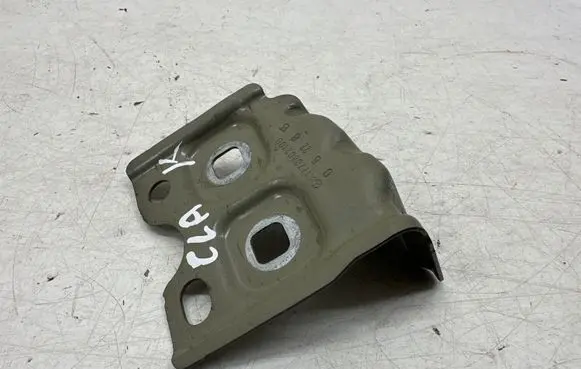 Mercedes-Benz CLA C118 X118 Fender mounting bracket A1778802100