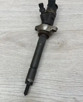 Peugeot 5008 Fuel injector 0445110297 620026