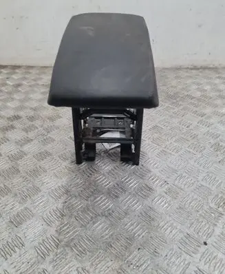 Skoda Octavia Mk2 (1Z) Armrest 