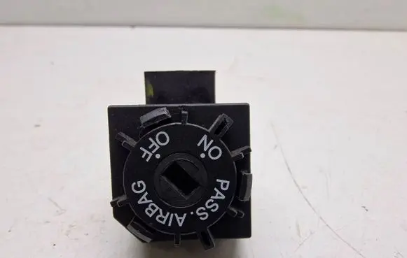 Mitsubishi Colt Passenger airbag on/off switch MN108502